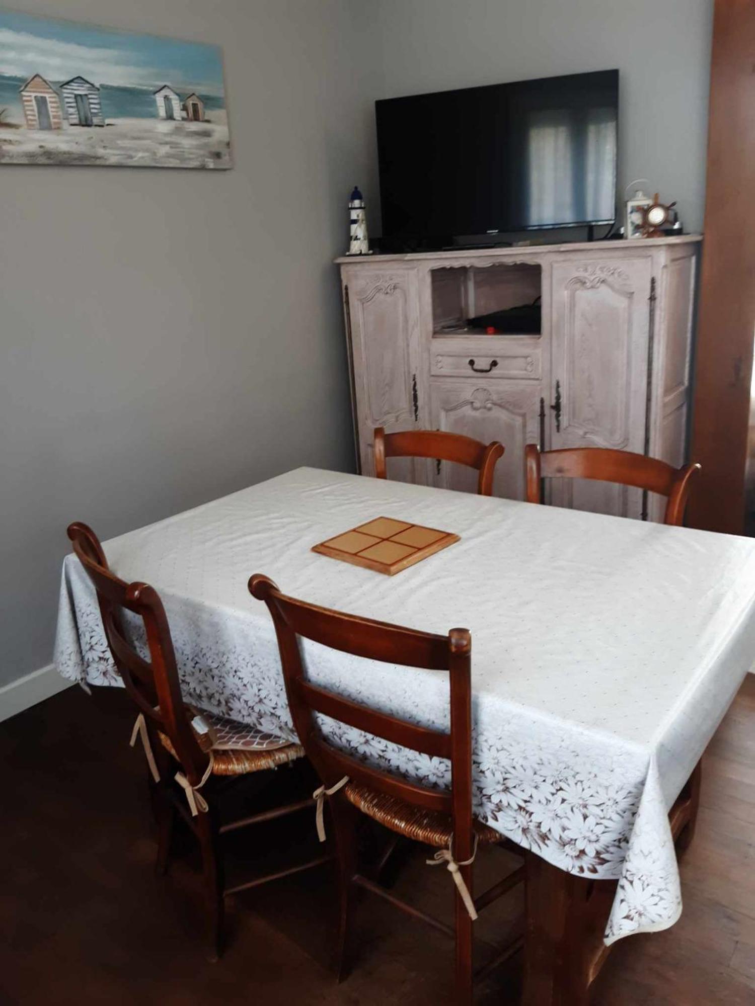 Maison Au Calme A 10 Minute Du Mont Saint Michel Courtils Εξωτερικό φωτογραφία
